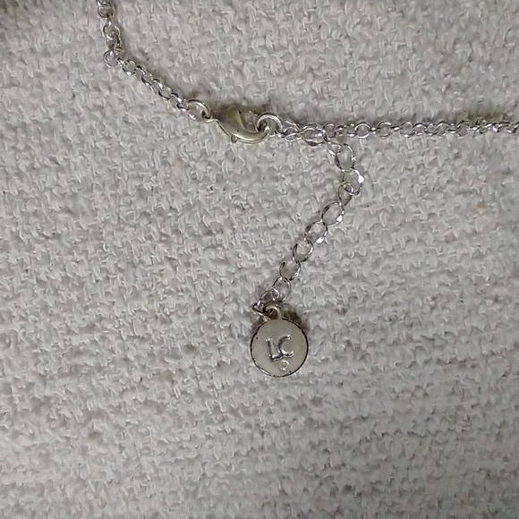 Liz Claiborne long silvertone white faceted dangle statement necklace - Picture 4 of 8